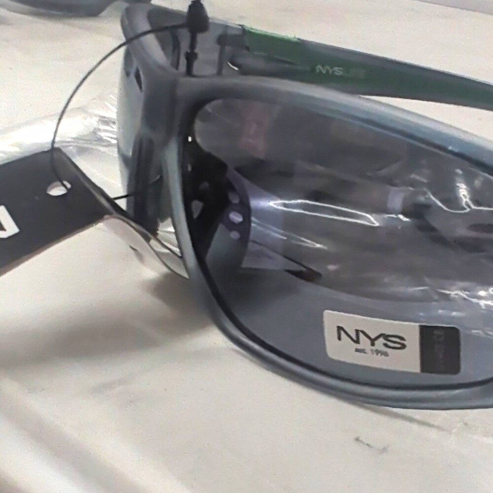 NYS Collection 6078 Sport Wraparound Sunglasses Gray Green Smoke Lens New